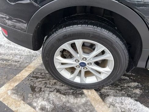 Certified 2017 Ford Escape SE image 10