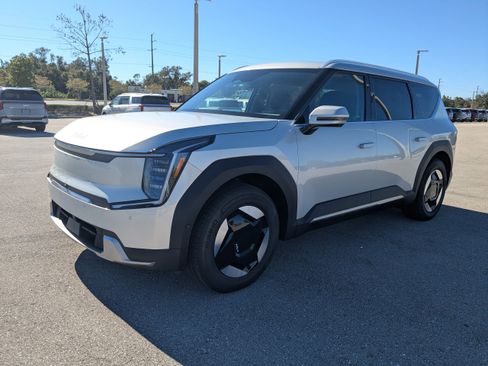 New 2026 Kia EV9 Wind image 9