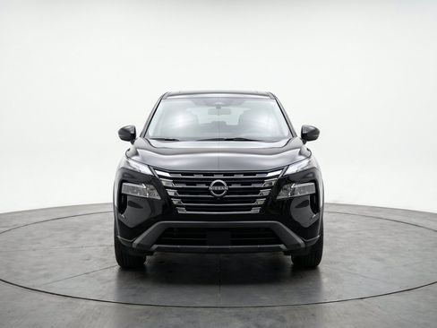 Used 2025 Nissan Rogue SV AWD/4WD image 2