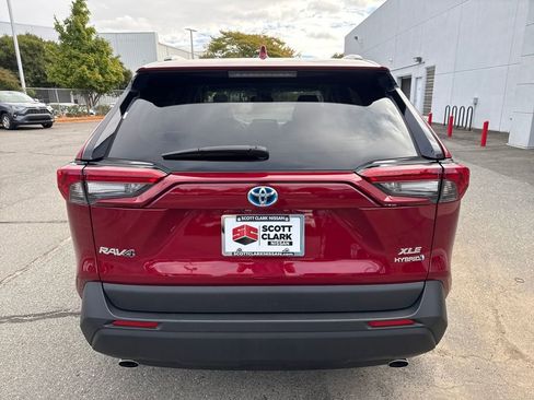 Used 2024 Toyota RAV4 XLE image 4