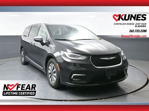 Used 2023 Chrysler Pacifica Limited image 1