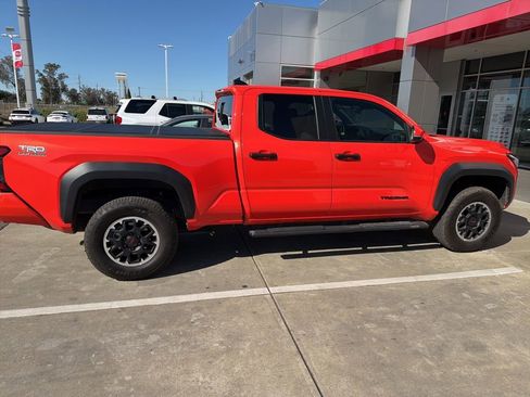 Used 2024 Toyota Tacoma TRD Off-Road w/ TRD Off Road Upgrade Package image 5