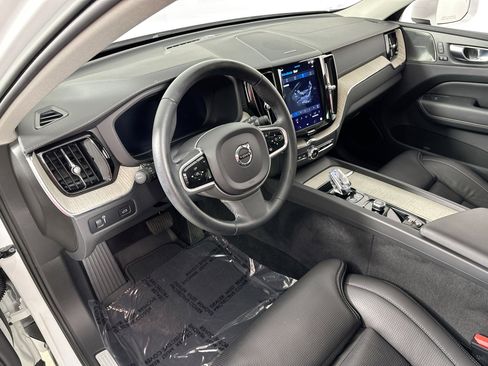 Used 2022 Volvo XC60 B5 Inscription w/ Protection Package Premier image 9