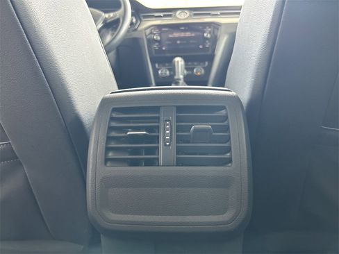 Used 2019 Volkswagen Arteon SE image 31