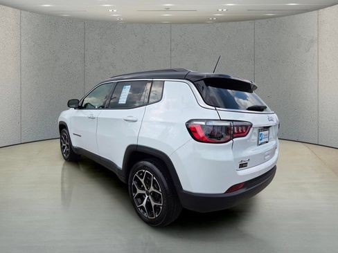 Used 2025 Jeep Compass Limited AWD/4WD image 3