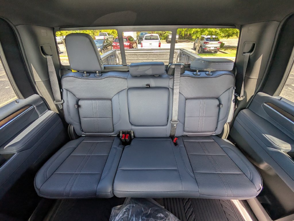 New 2026 Chevrolet Silverado 2500 High Country w/ High Country Premium Package AWD/4WD image 26
