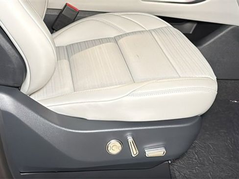 New 2026 Lincoln Nautilus Reserve w/ Jet Appearance Package image 8