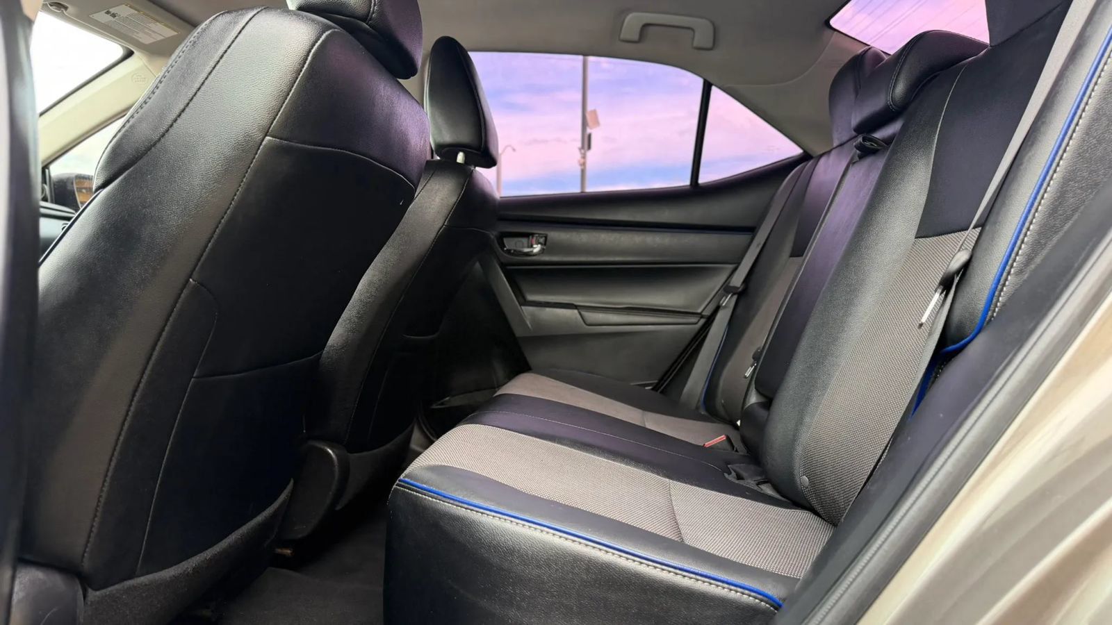 Used 2019 Toyota Corolla SE FWD image 11