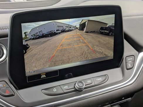 Used 2025 Chevrolet Blazer LT FWD image 20