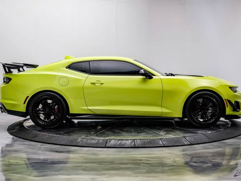 Used 2021 Chevrolet Camaro ZL1 image 16