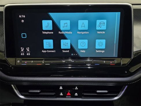 Used 2024 Volkswagen Atlas Cross Sport SEL R-Line image 14