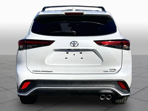 Used 2023 Toyota Highlander XSE AWD/4WD image 5