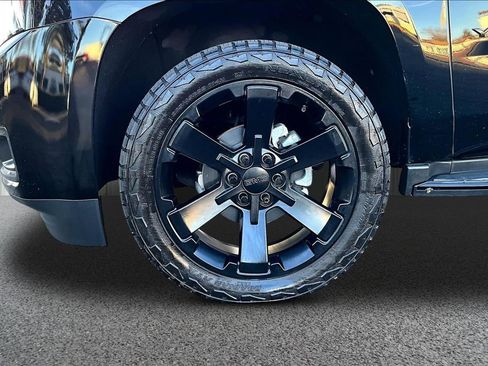 Used 2019 GMC Yukon SLT w/ Graphite Performance Edition image 30