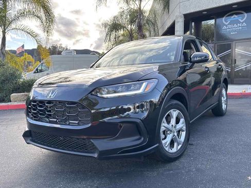 Used 2025 Honda HR-V LX image 2