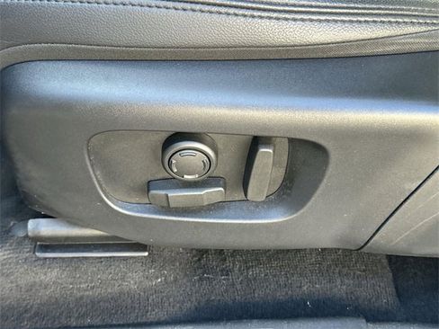 Used 2023 Land Rover Discovery Sport S image 33