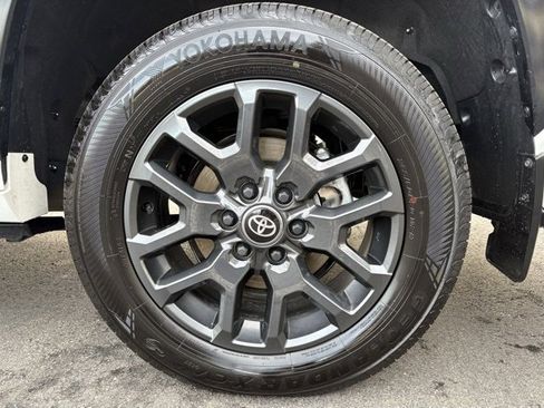 Used 2025 Toyota Sequoia Platinum image 17