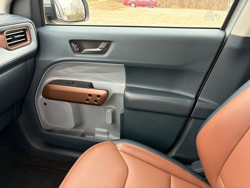 Used 2023 Ford Maverick Lariat w/ Lariat Luxury Package image 26