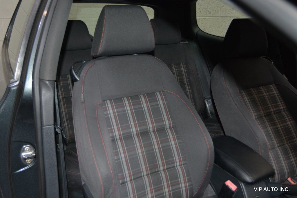 Used 2011 Volkswagen GTI 2-Door FWD image 14