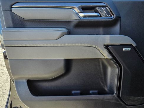 Certified 2025 Chevrolet Silverado 2500 ZR2 w/ Technology Package image 19