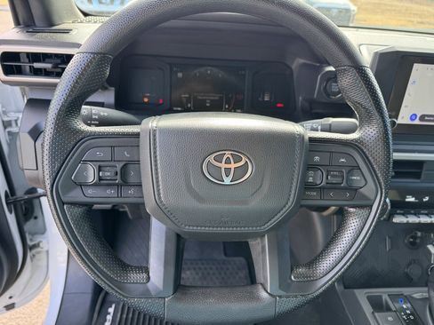 Used 2025 Toyota Tacoma SR image 18