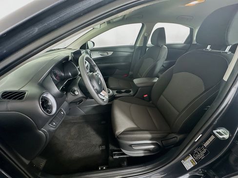 Used 2023 Kia Forte LXS image 13