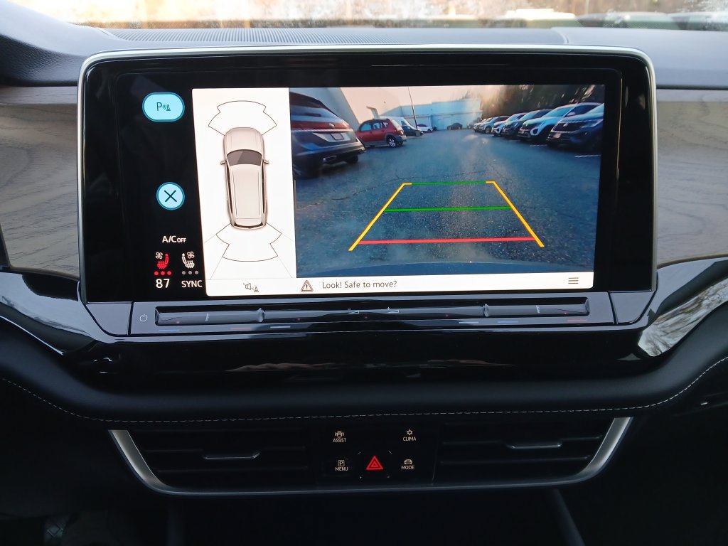 New 2025 Volkswagen Atlas SE FWD image 19