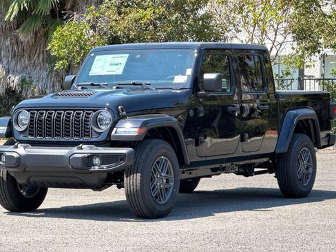 New 2025 Jeep Gladiator Sport image 7