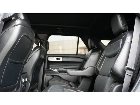 Used 2020 Ford Explorer Limited w/ Class III Trailer Tow Package image 14
