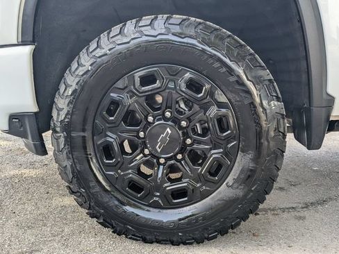 Used 2022 Chevrolet Silverado 2500 LTZ w/ LTZ Plus Package AWD/4WD image 10