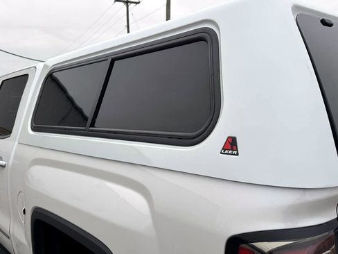 Used 2018 GMC Sierra 1500 SLT w/ SLT Premium Package image 12