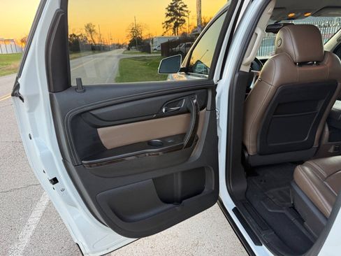 Used 2016 GMC Acadia SLT FWD image 16