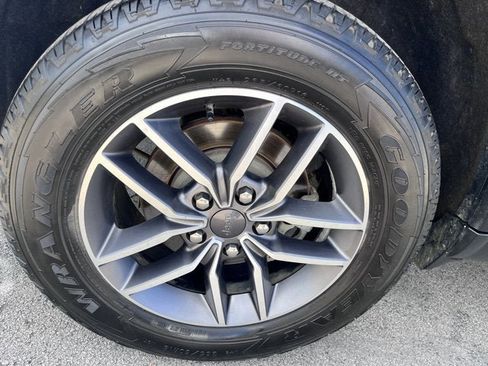 Used 2022 Jeep Grand Cherokee Limited image 18