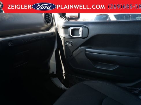 Used 2023 Jeep Wrangler Unlimited AWD/4WD image 28