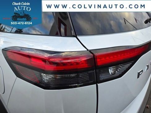 New 2025 Nissan Pathfinder SV image 34