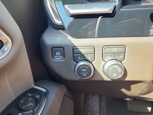 New 2026 GMC Sierra 1500 SLE AWD/4WD image 18
