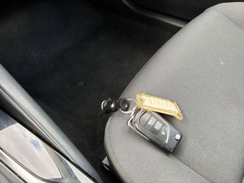 Used 2025 Toyota Corolla LE image 18