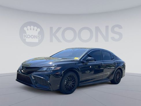 Used 2023 Toyota Camry SE w/ Convenience Package FWD image 1