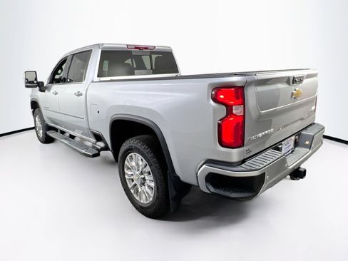 Used 2022 Chevrolet Silverado 2500 High Country w/ Z71 Off-Road Package image 7