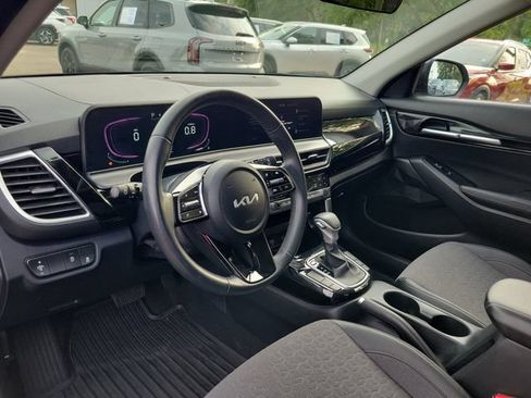 Used 2025 Kia Seltos S FWD image 17