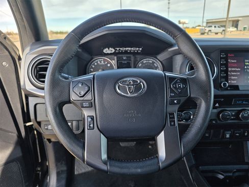 Used 2021 Toyota Tacoma TRD Off-Road image 11