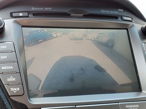 Used 2015 Hyundai Tucson Limited w/ Option Group 03 AWD/4WD image 8