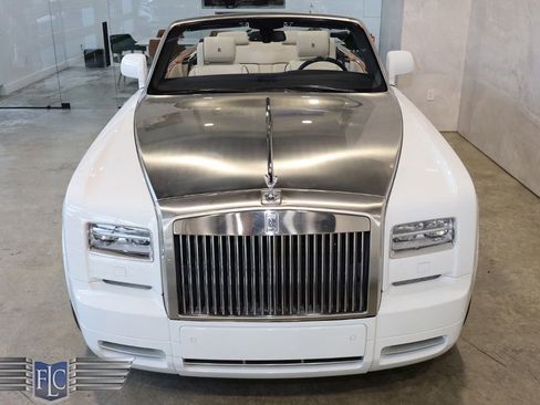 Used 2014 Rolls-Royce Phantom Drophead Coupe image 9