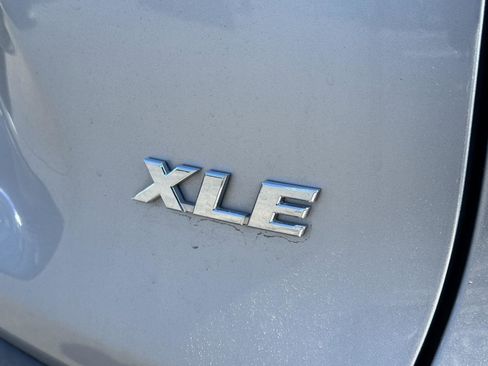 Used 2021 Toyota RAV4 XLE w/ Convenience Package image 8