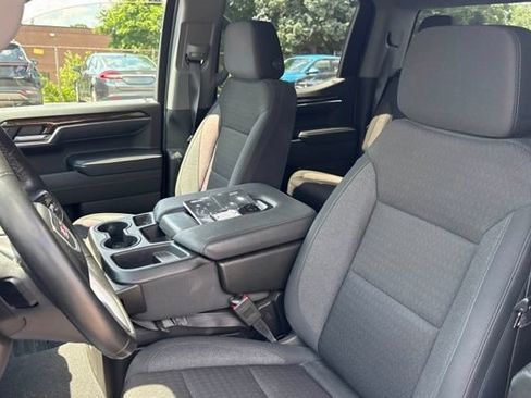 Used 2024 GMC Sierra 1500 SLE AWD/4WD image 3