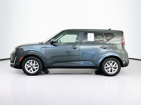 Used 2025 Kia Soul LX w/ LX Technology Package FWD image 4