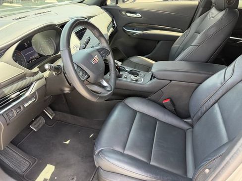 Used 2023 Cadillac XT4 Sport FWD image 11