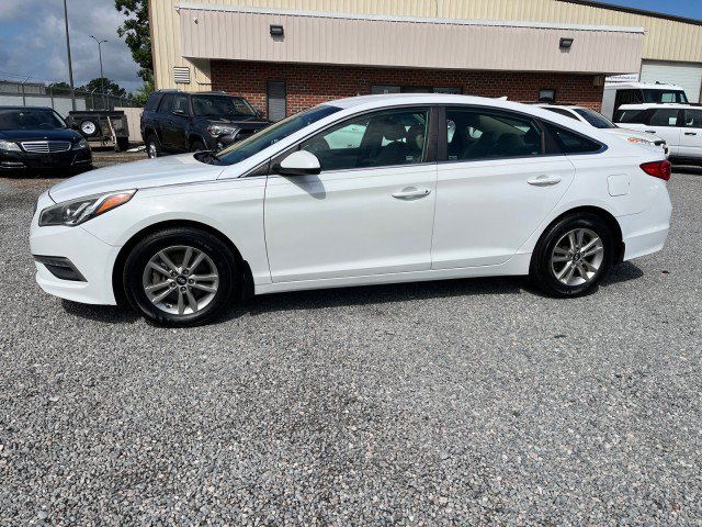 Used 2015 Hyundai Sonata SE FWD image 1