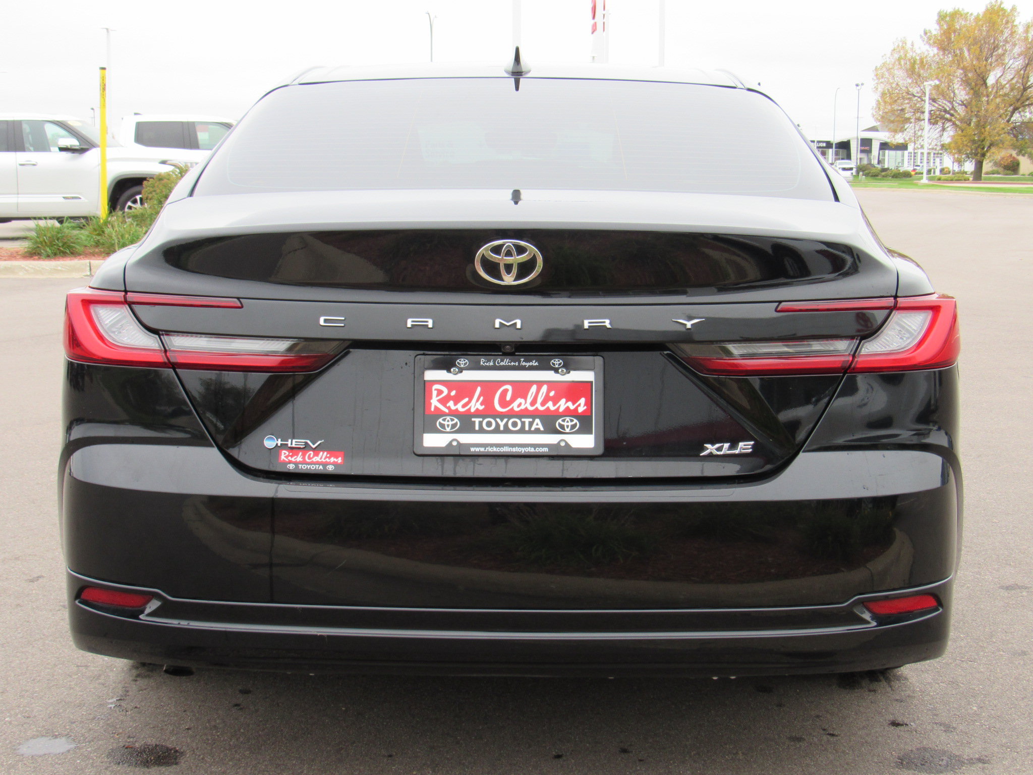 Used 2025 Toyota Camry XLE FWD image 7