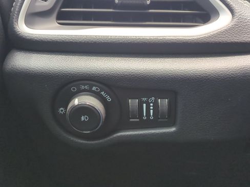 New 2026 Chrysler Pacifica Select FWD image 30