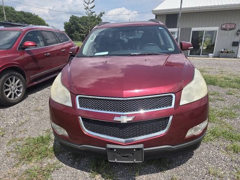 Used 2010 Chevrolet Traverse LT w/ Personal Connectivity Package FWD image 3